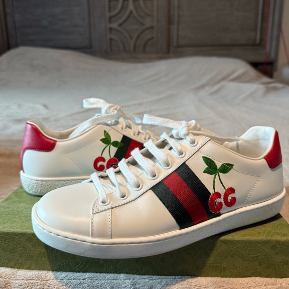 Gucci ace leather with cherry women’s sneaker - Picture 3 of 8